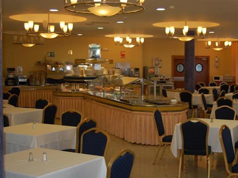 Hotel Gaviotas 4*