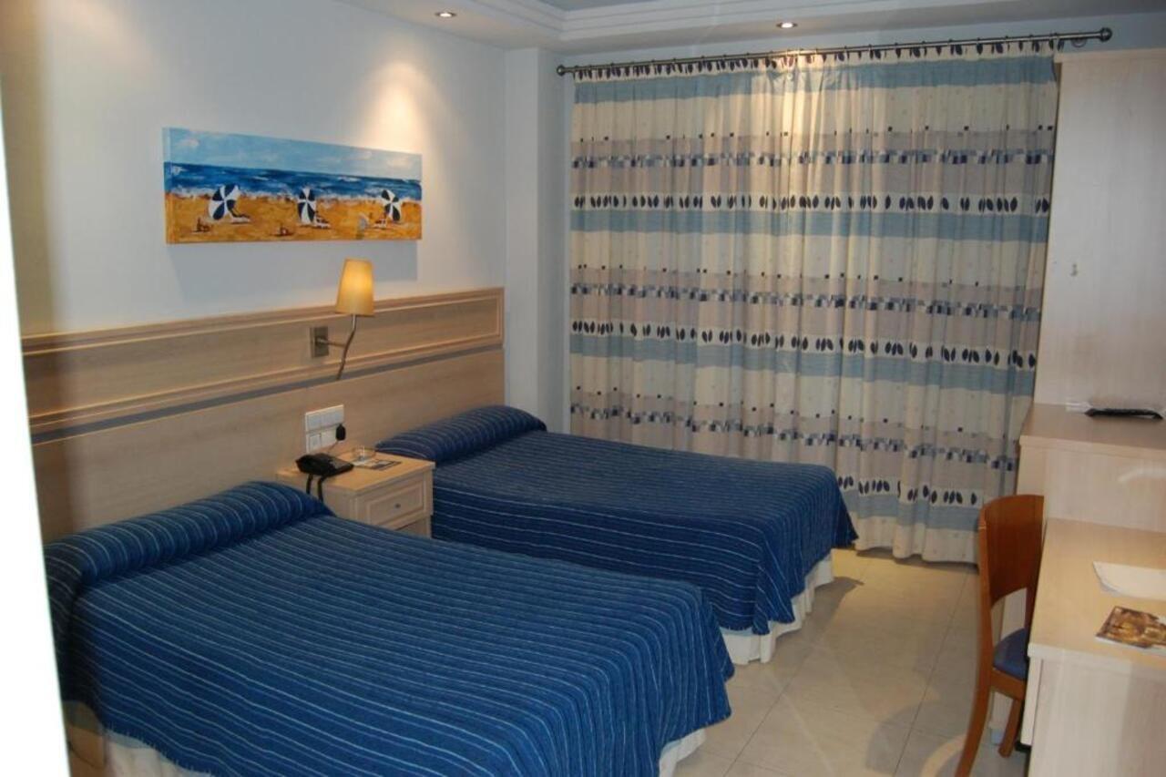 Hotel Gaviotas 4*
