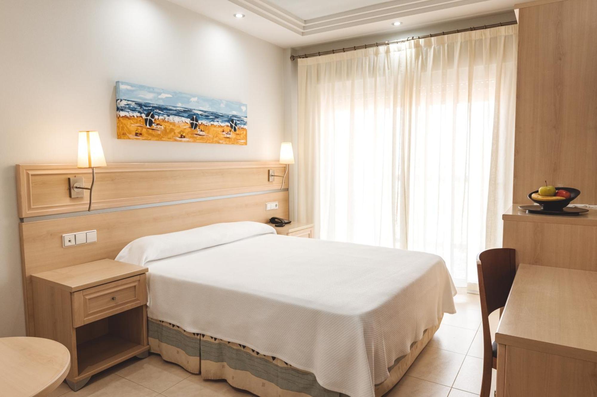 Hotel Gaviotas 4*