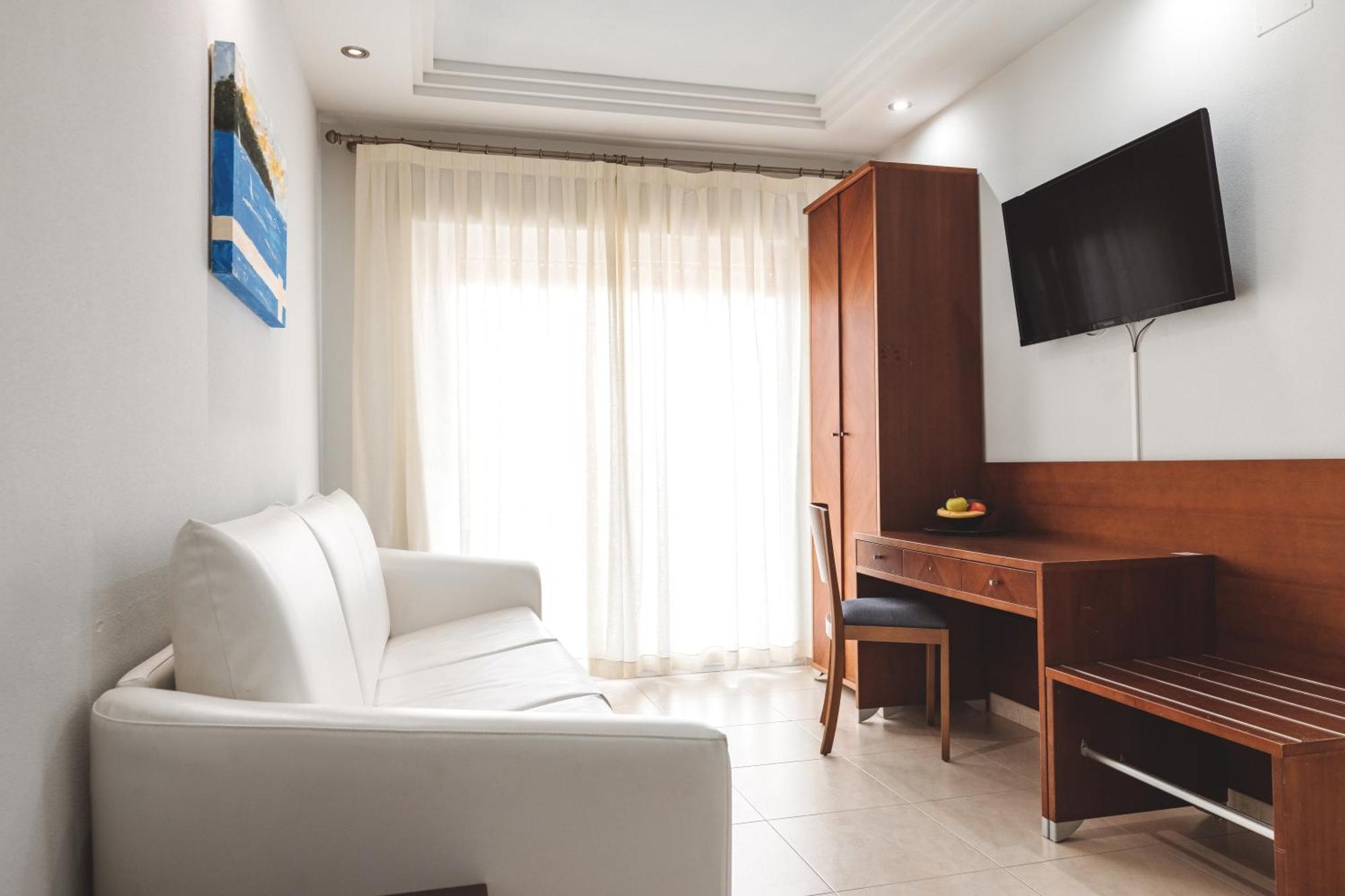 Gaviotas Hotel