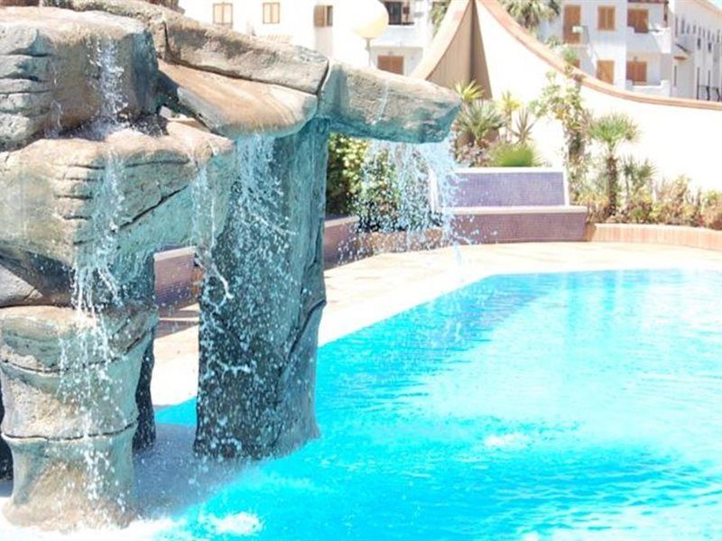 Gaviotas Hotel